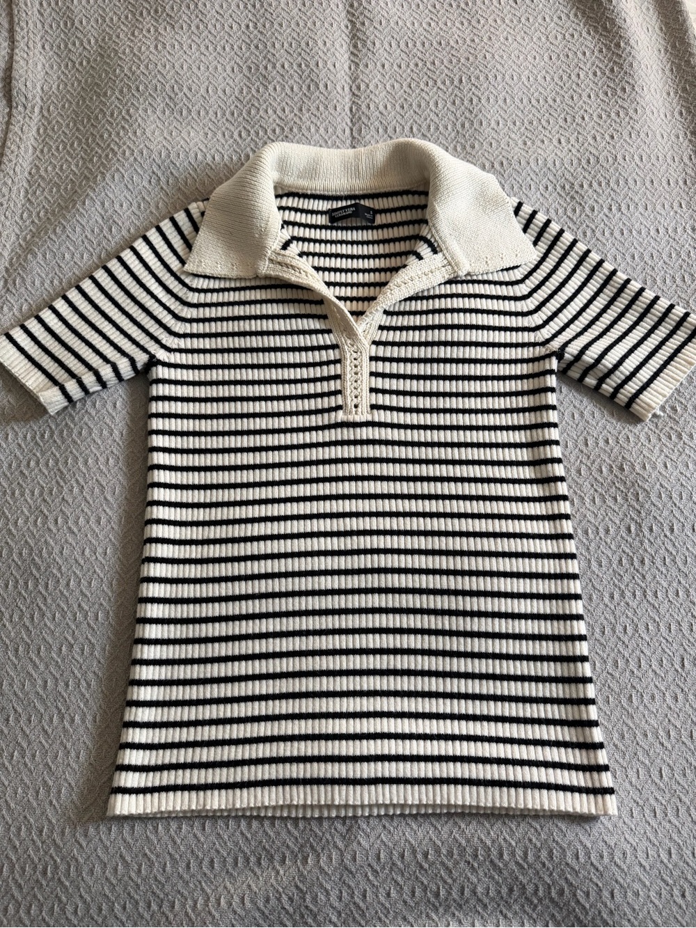 Womenโs Vera Wang Cream and Black Striped Collared Knit Top size small